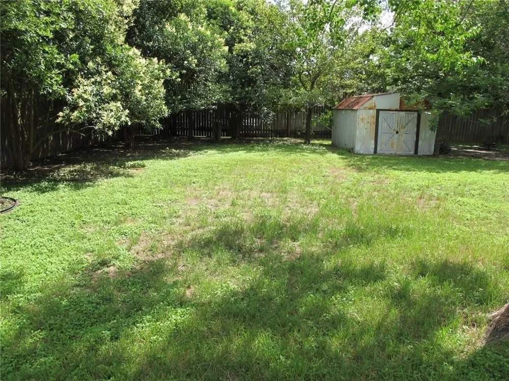1213 S Meadows Drive Austin, TX 78758