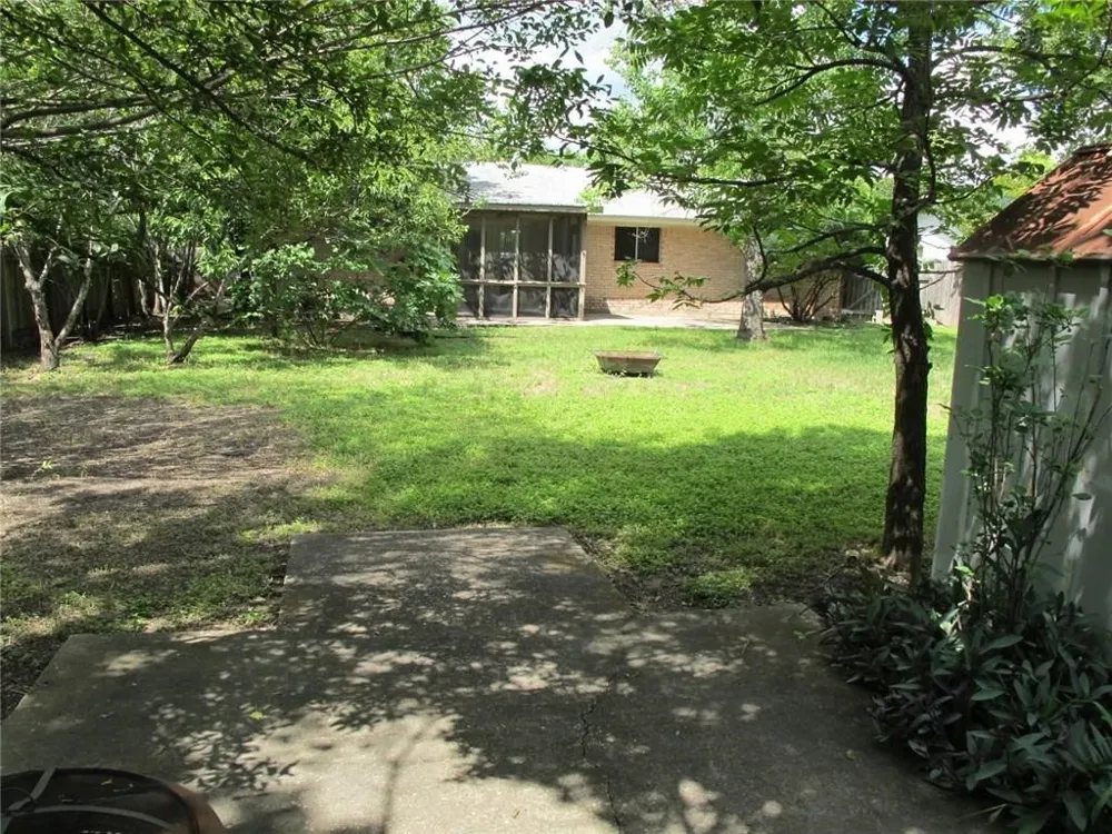 1213 S Meadows Drive Austin, TX 78758