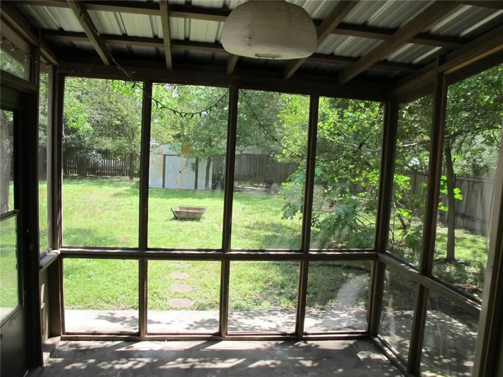 1213 S Meadows Drive Austin, TX 78758