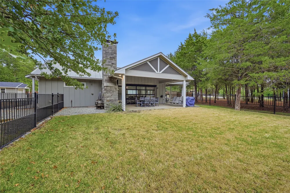 10 Holland Street Pottsboro, TX 75076