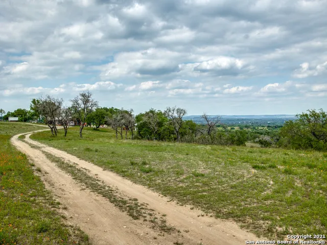 706 Paleface Ranch Rd S Spicewood, TX 78669