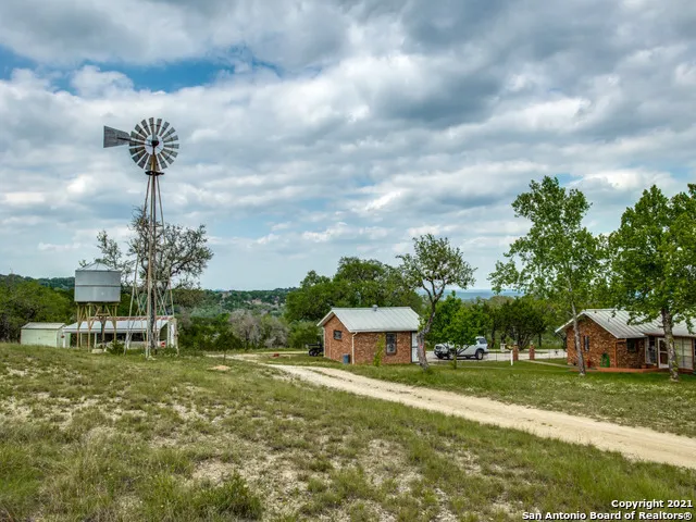 706 Paleface Ranch Rd S Spicewood, TX 78669