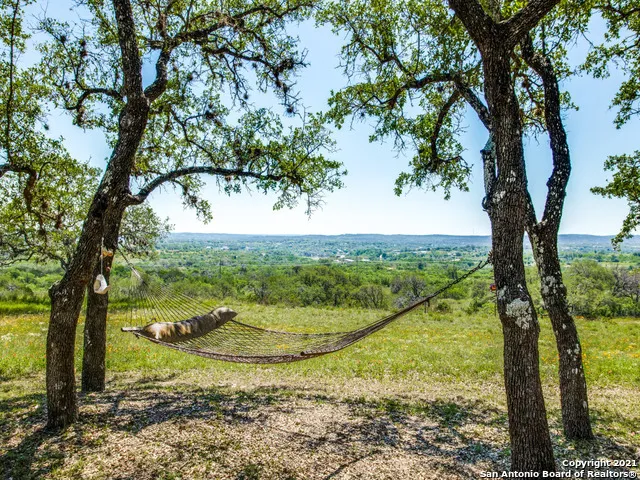 706 Paleface Ranch Rd S Spicewood, TX 78669