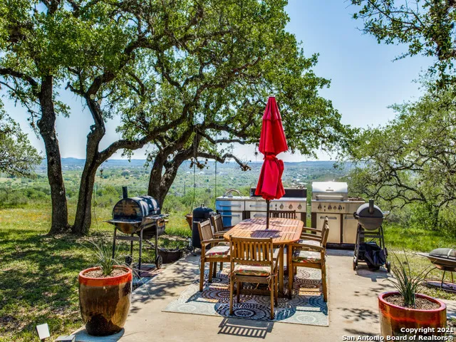 706 Paleface Ranch Rd S Spicewood, TX 78669