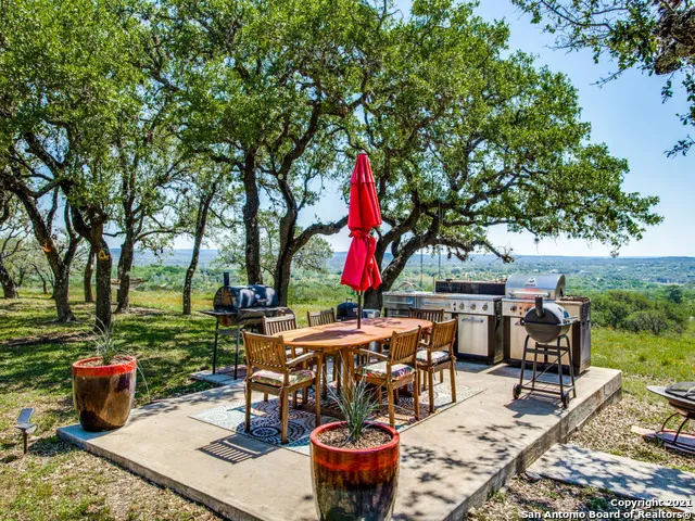 706 Paleface Ranch Rd S Spicewood, TX 78669