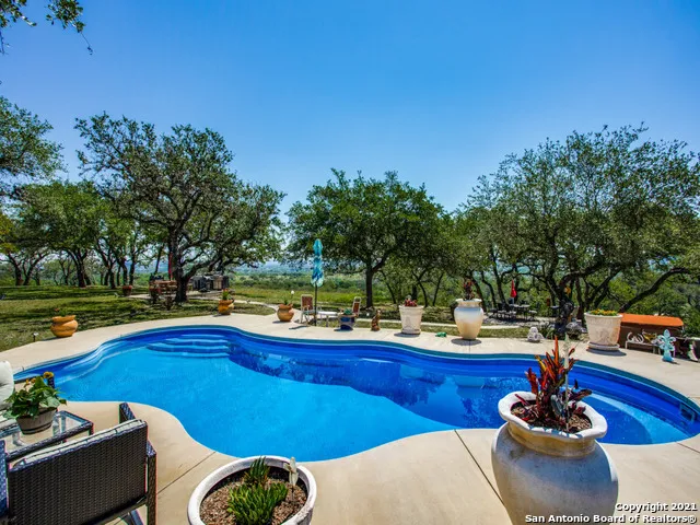 706 Paleface Ranch Rd S Spicewood, TX 78669