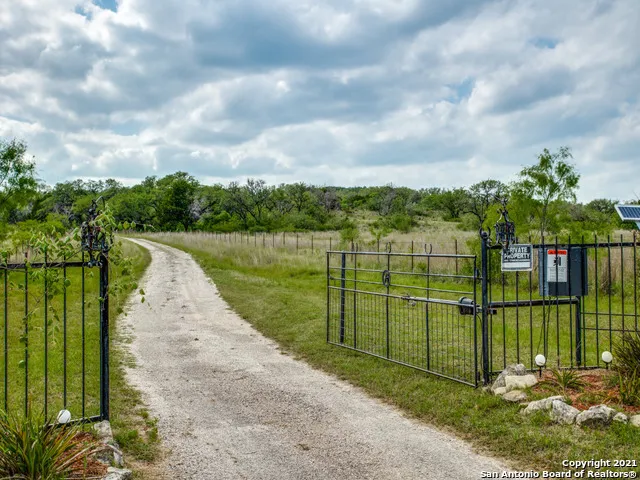 706 Paleface Ranch Rd S Spicewood, TX 78669