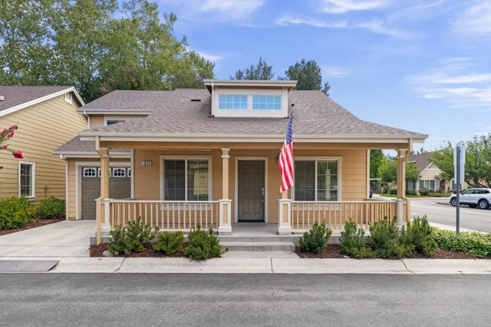1523 Rosette Way Gilroy, CA 95020