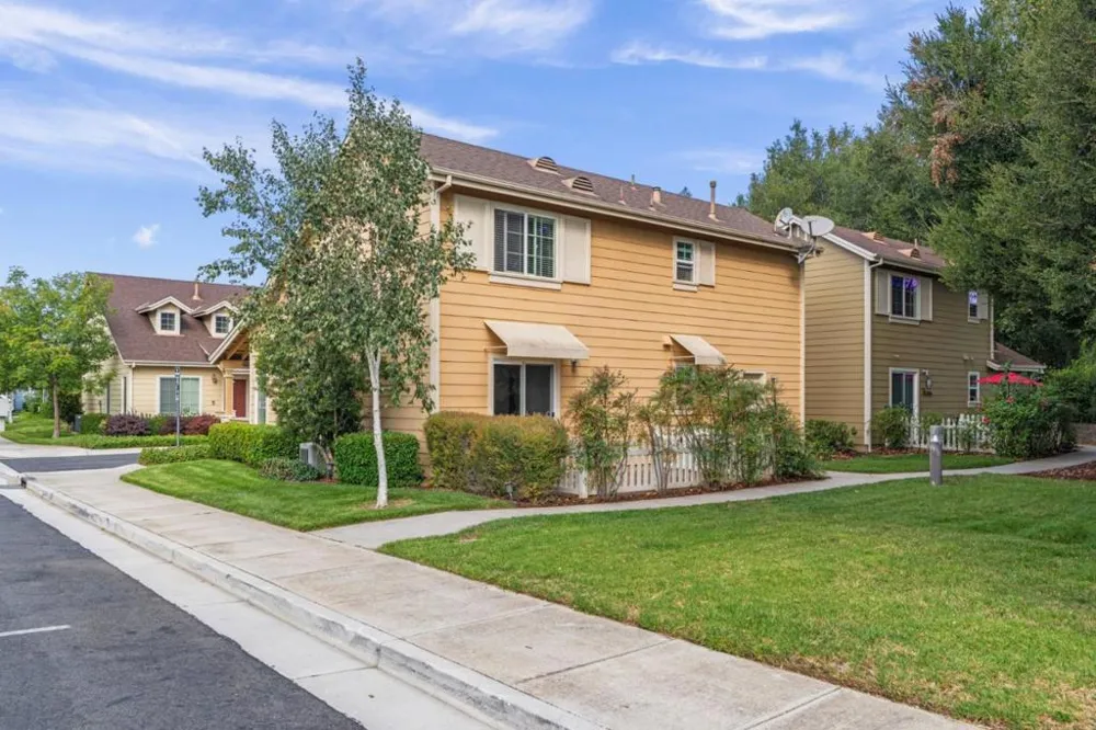 1523 Rosette Way Gilroy, CA 95020