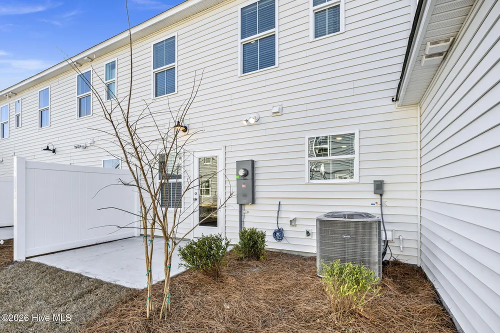 24 W Farley Drive Hampstead, NC 28443