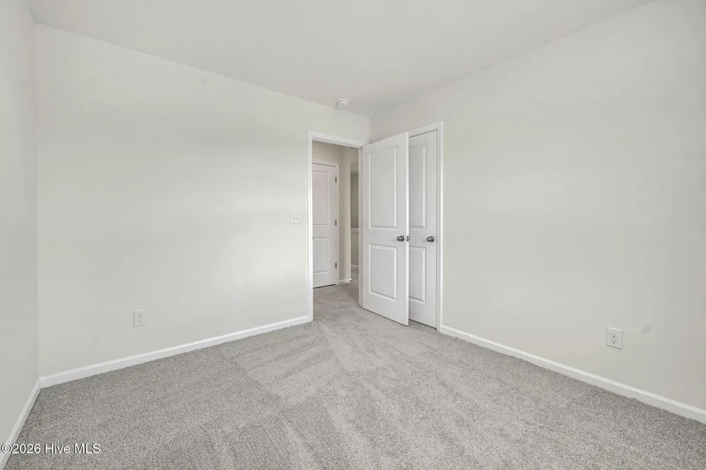 24 W Farley Drive Hampstead, NC 28443