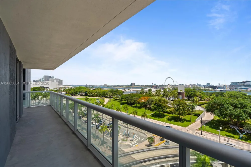 50 BISCAYNE BLVD #902 Miami, FL 33132