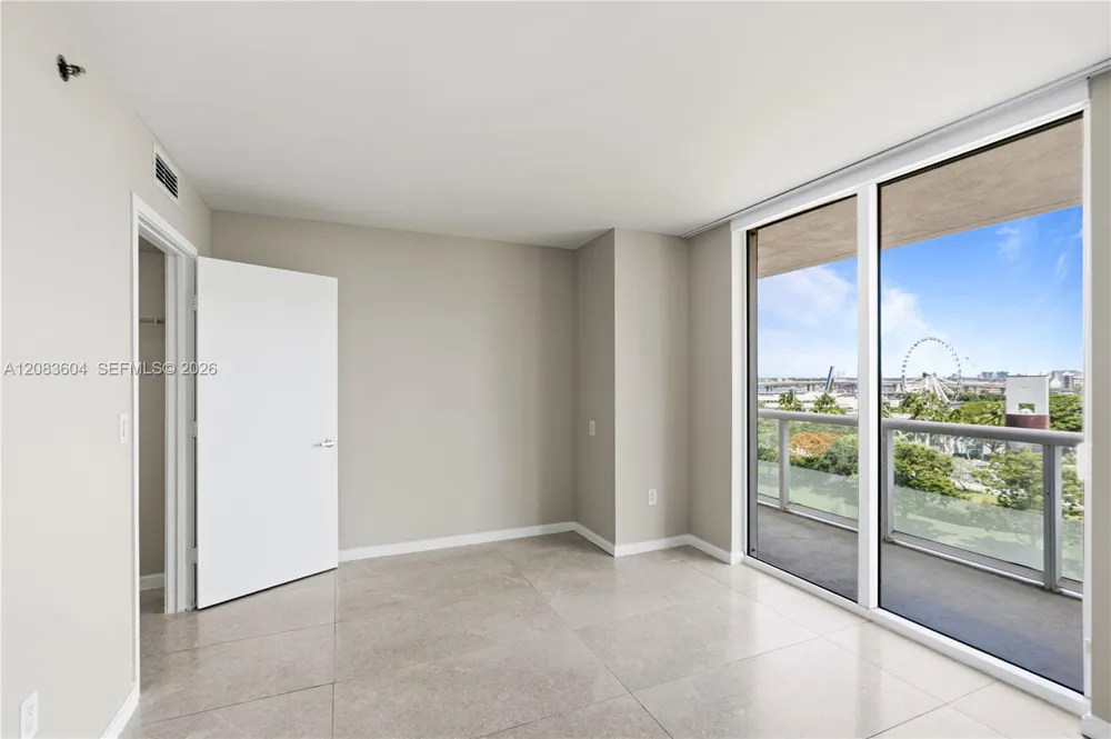 50 BISCAYNE BLVD #902 Miami, FL 33132