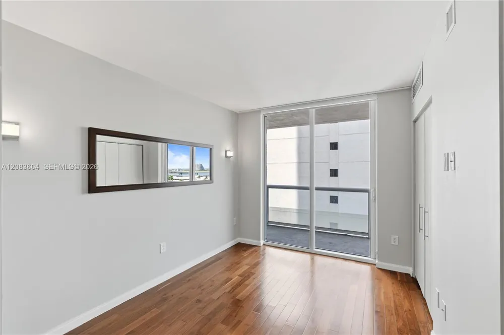 50 BISCAYNE BLVD #902 Miami, FL 33132