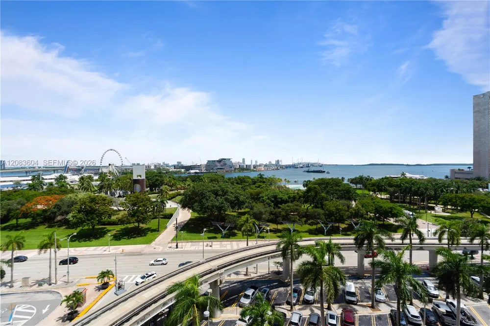 50 BISCAYNE BLVD #902 Miami, FL 33132