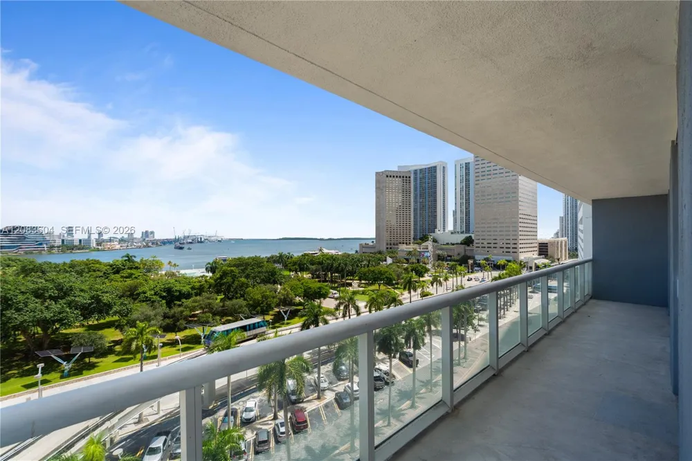 50 BISCAYNE BLVD #902 Miami, FL 33132