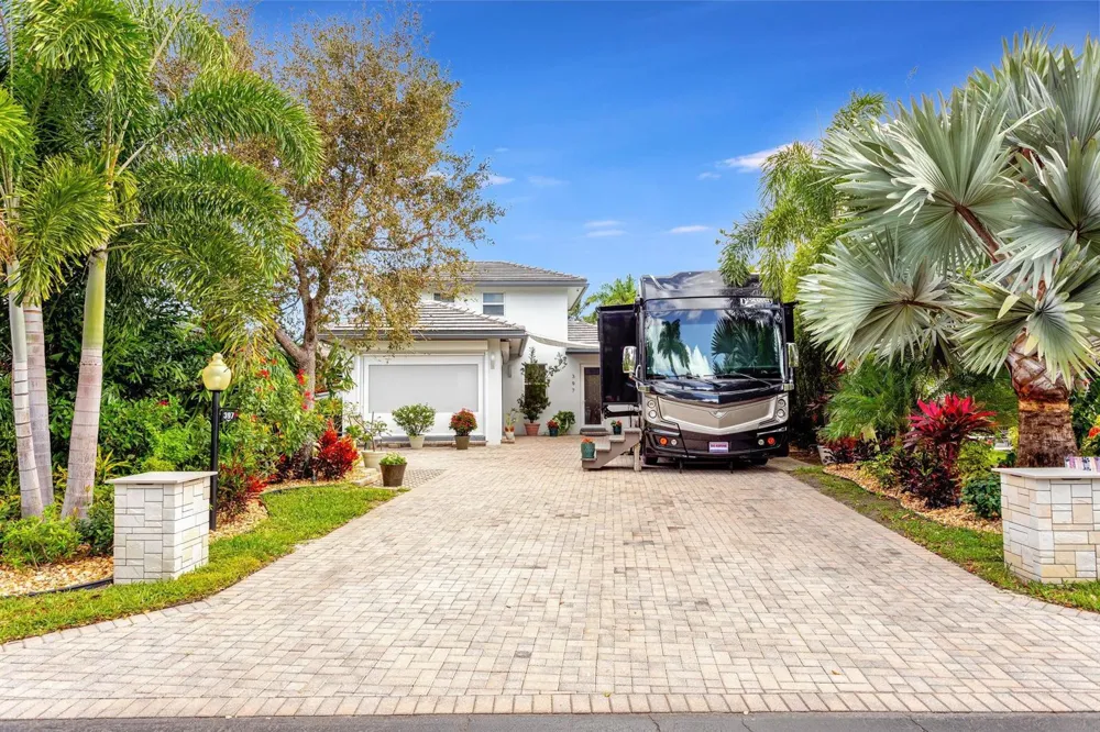 397 SUNDIAL CIRCLE #397 Margate, FL 33068