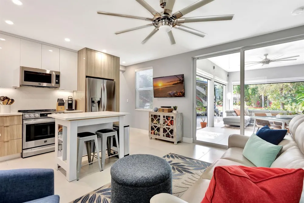 397 SUNDIAL CIRCLE #397 Margate, FL 33068