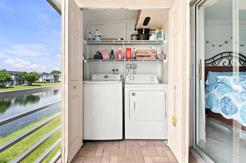 273 Saxony F Delray Beach, FL 33446