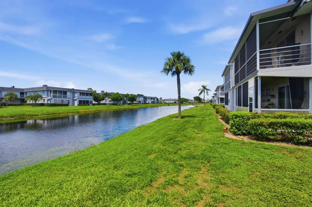 273 Saxony F Delray Beach, FL 33446