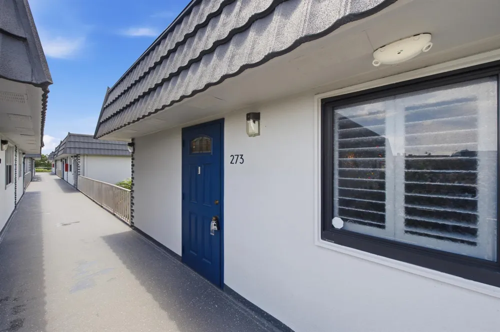 273 Saxony F Delray Beach, FL 33446