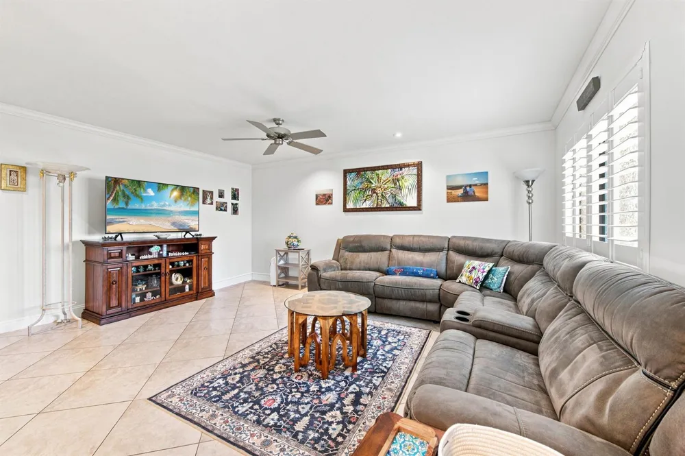 273 Saxony F Delray Beach, FL 33446