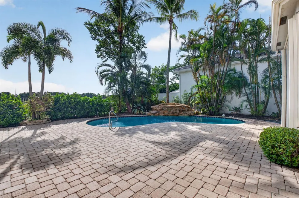 16040 BRISTOL ISLE WAY Delray Beach, FL 33446