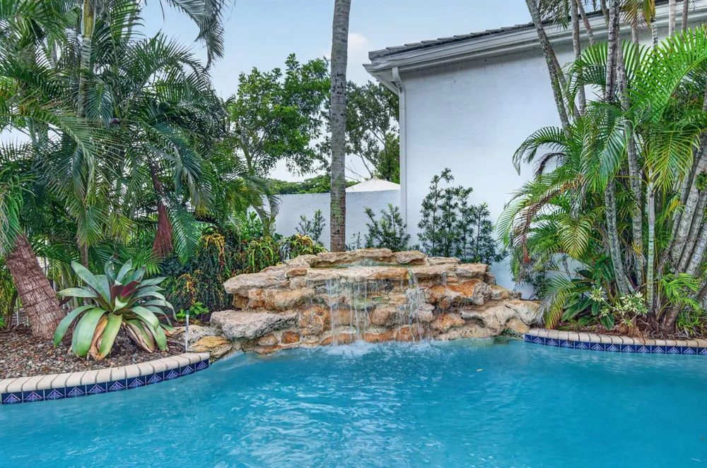 16040 BRISTOL ISLE WAY Delray Beach, FL 33446