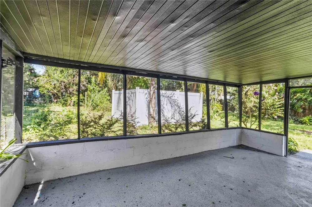 1806 DIERKER DRIVE Valrico, FL 33596