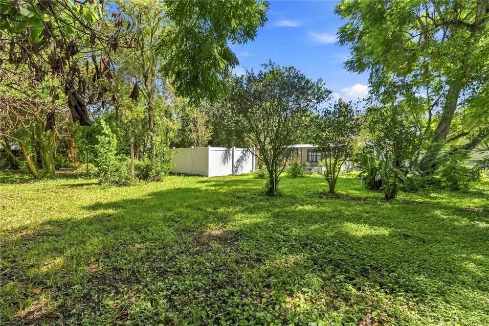 1806 DIERKER DRIVE Valrico, FL 33596