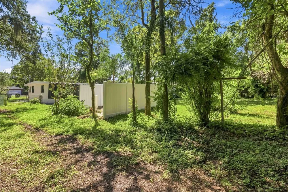 1806 DIERKER DRIVE Valrico, FL 33596