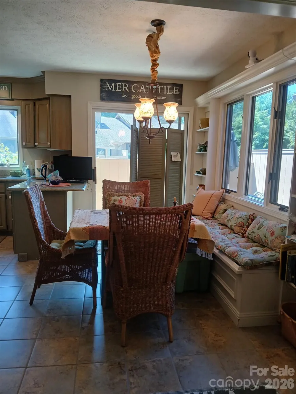 304 red oak Drive Hendersonville, NC 28791