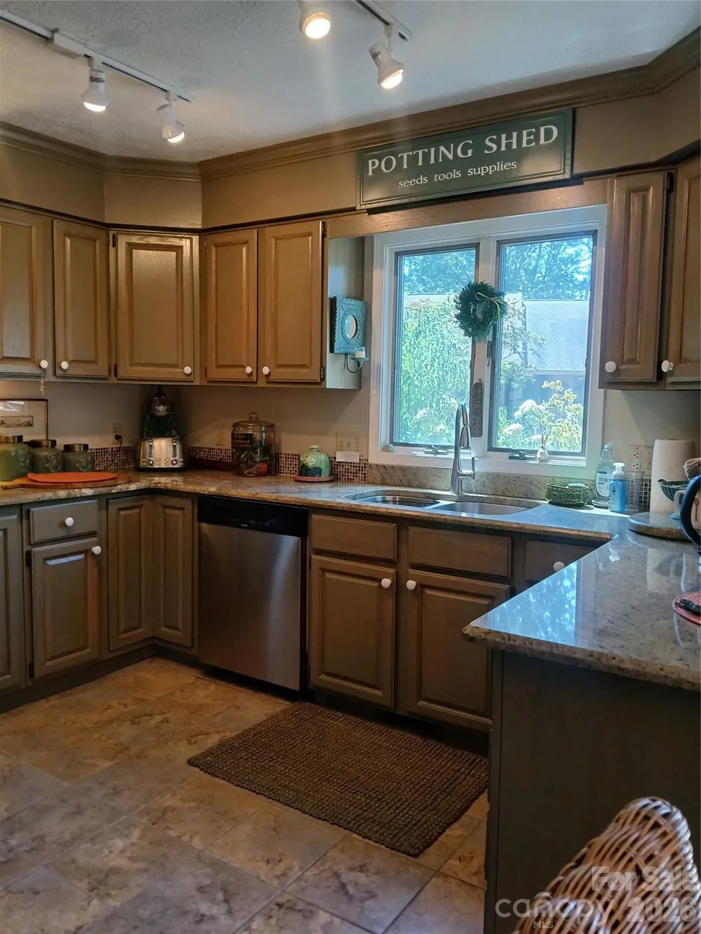 304 red oak Drive Hendersonville, NC 28791