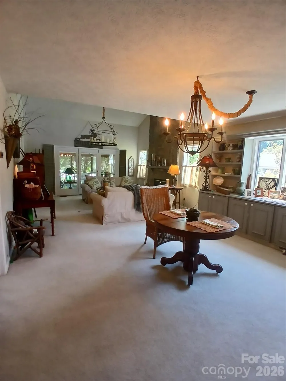 304 red oak Drive Hendersonville, NC 28791