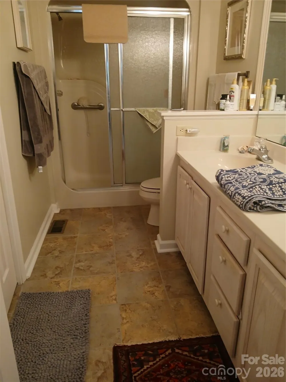 304 red oak Drive Hendersonville, NC 28791