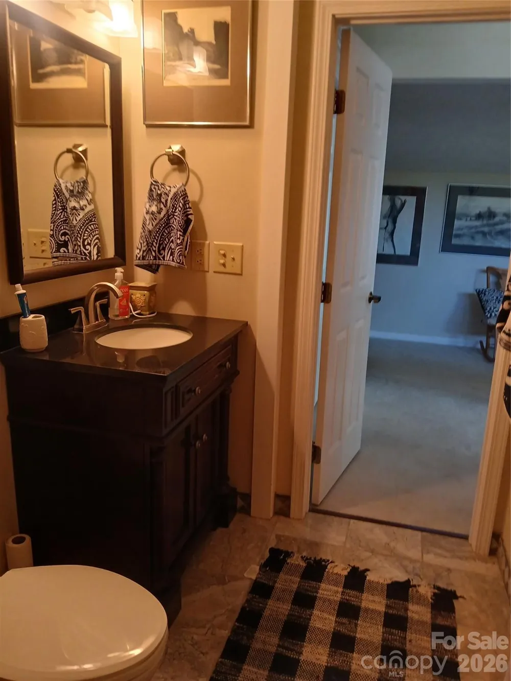 304 red oak Drive Hendersonville, NC 28791