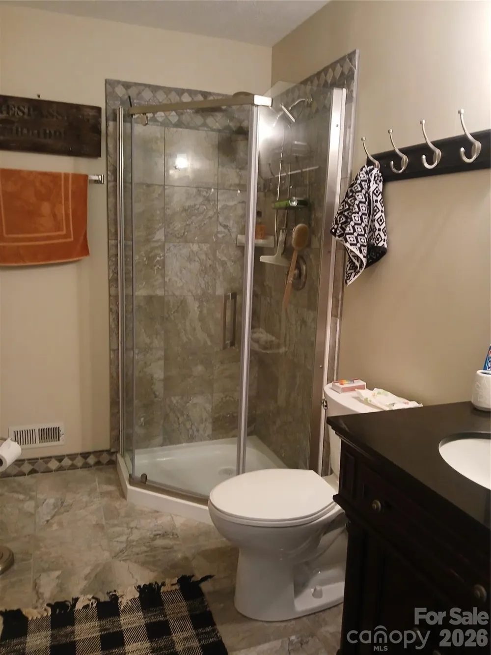 304 red oak Drive Hendersonville, NC 28791