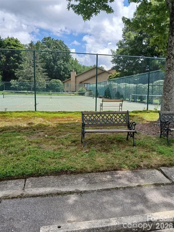 304 red oak Drive Hendersonville, NC 28791