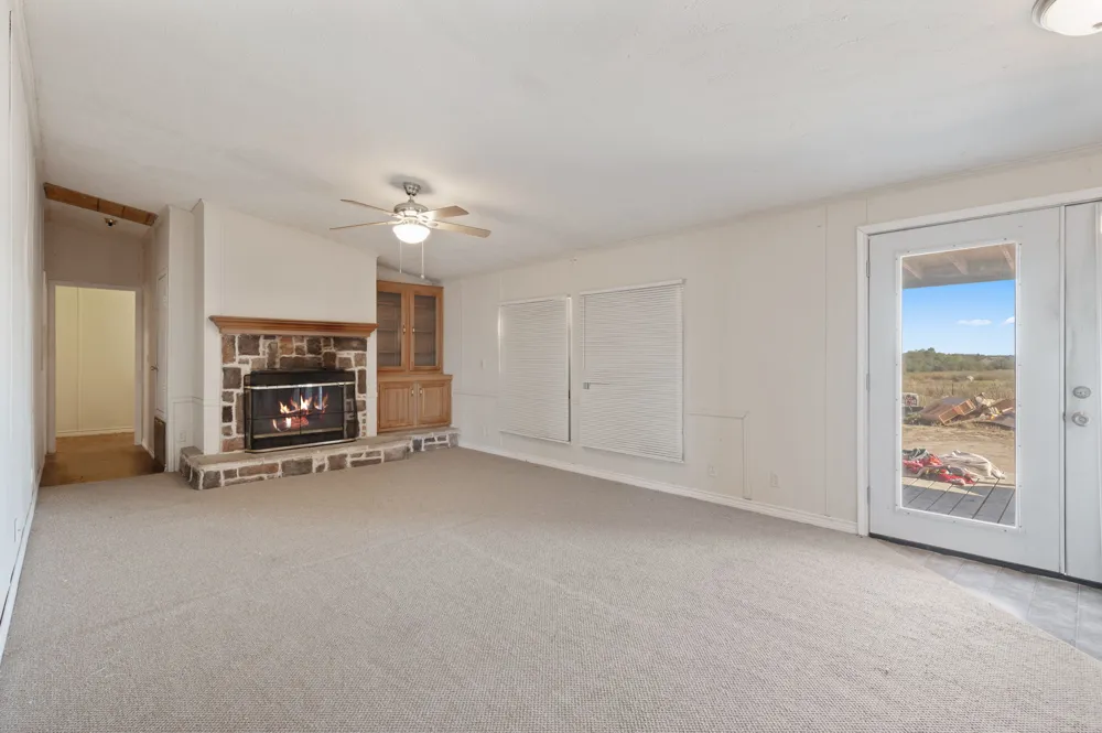 1600 County Road 465 Elgin, TX 78621