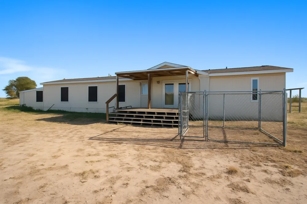 1600 County Road 465 Elgin, TX 78621