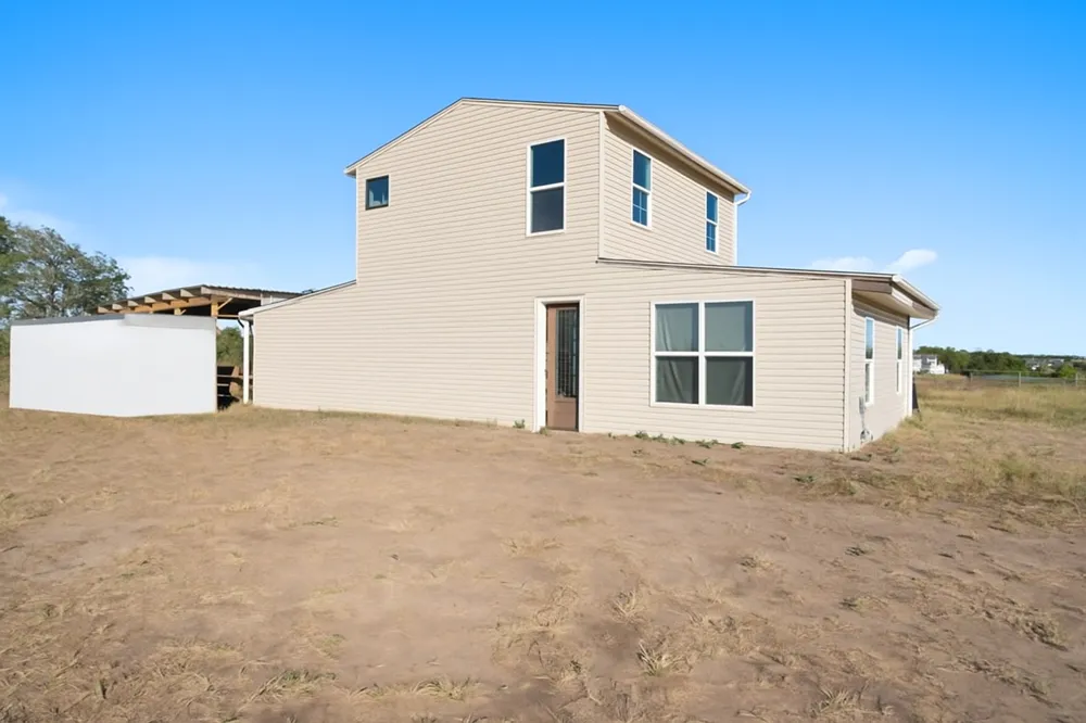 1600 County Road 465 Elgin, TX 78621
