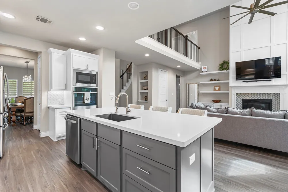 816 Heartleaf Drive Leander, TX 78641