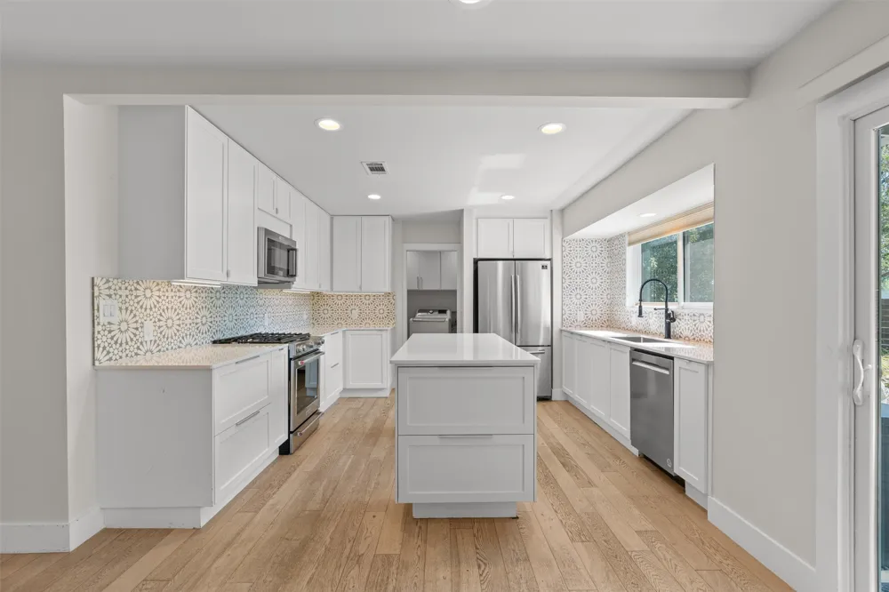 5405 Fairmont Circle Austin, TX 78745