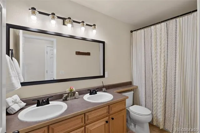 17807 E Oakwood Lane Aurora, CO 80016