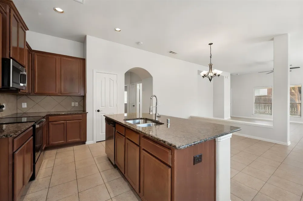 1313 Concho Trail Mansfield, TX 76063