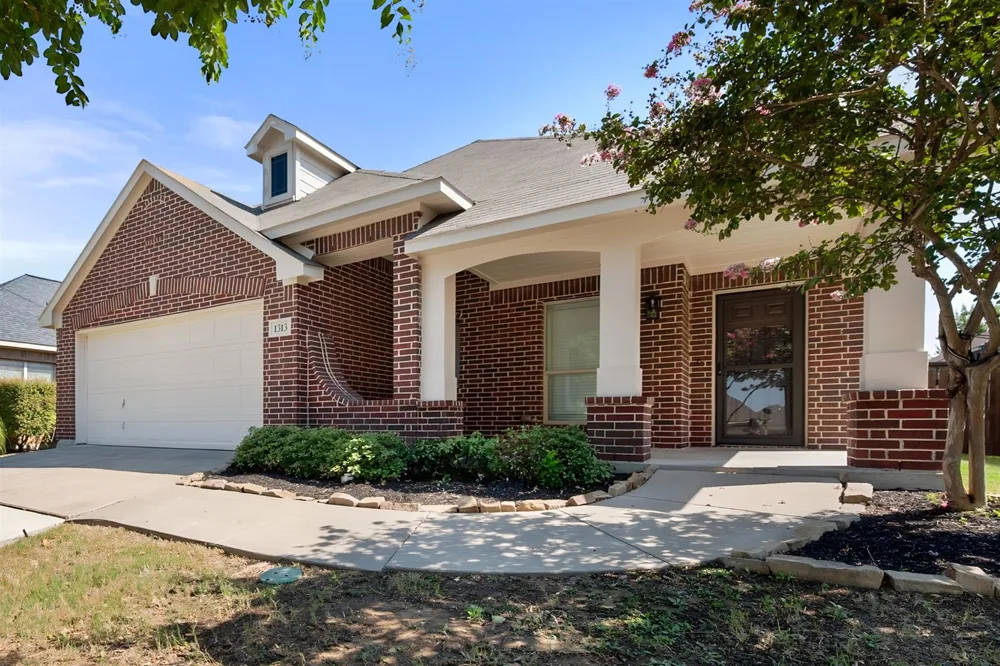 1313 Concho Trail Mansfield, TX 76063