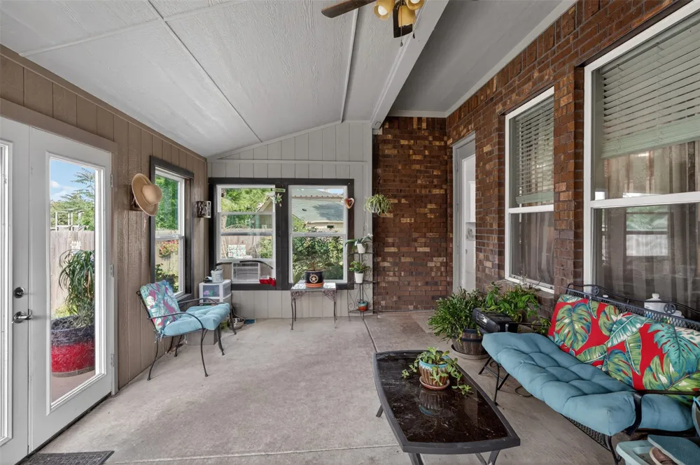 108 Mcanear Street Cleburne, TX 76033