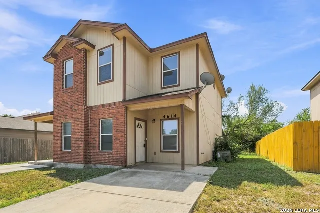 4614 SWANN LN San Antonio, TX 78219