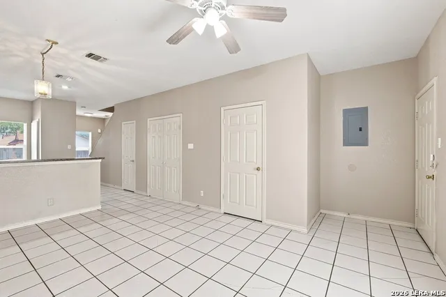 4614 SWANN LN San Antonio, TX 78219