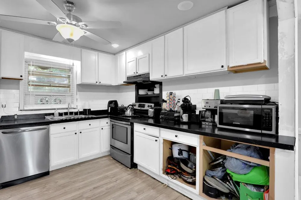 804 ROWLAND ROAD Stone Mountain, GA 30083